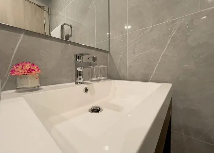 Luxury 2br︱fast Wifi︱walk To & Mrt Rama 9